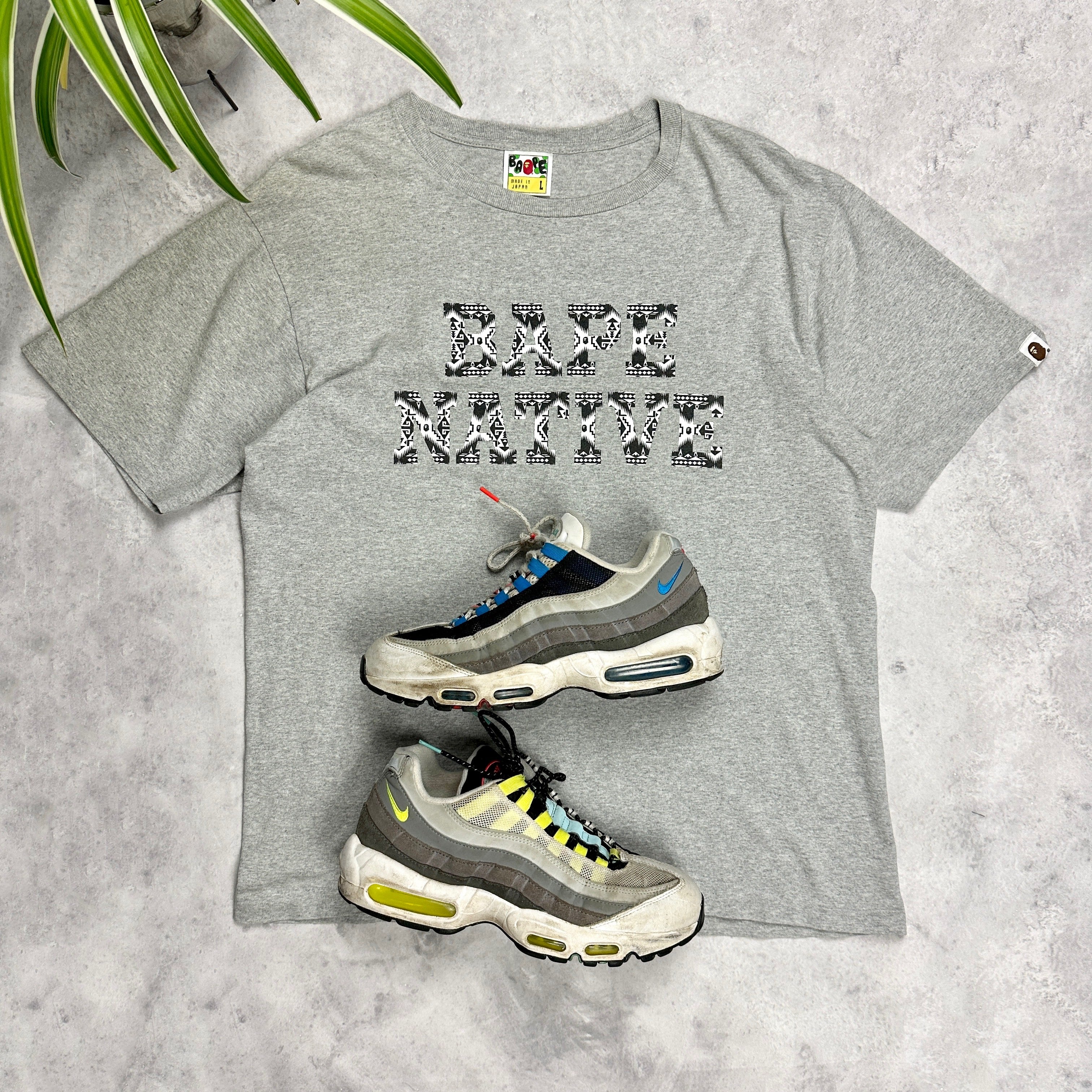 T SHIRTS & LONG SLEEVES