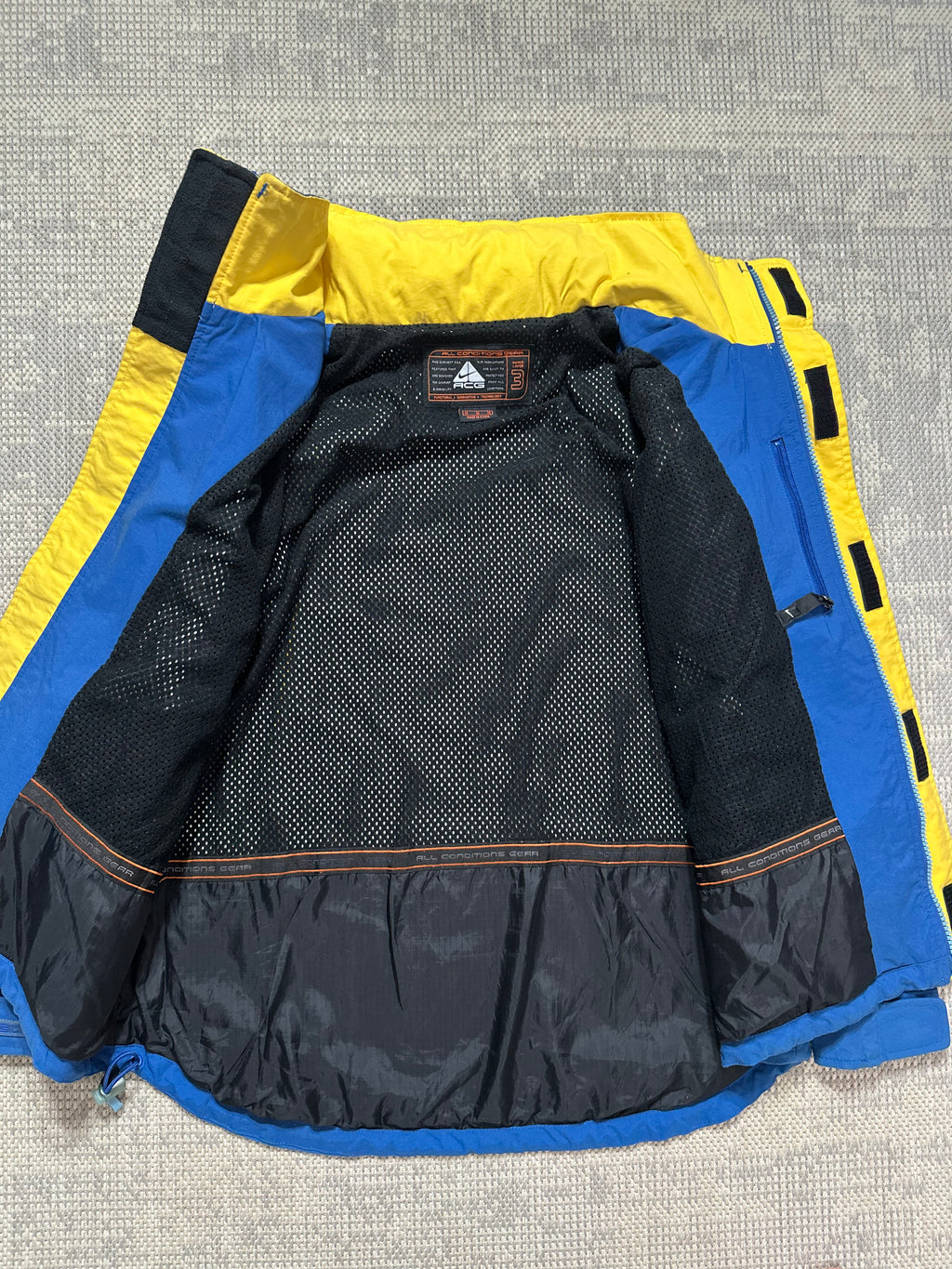 1990s Nike ACG Heavyweight Waterproof Technical Jacket (M)