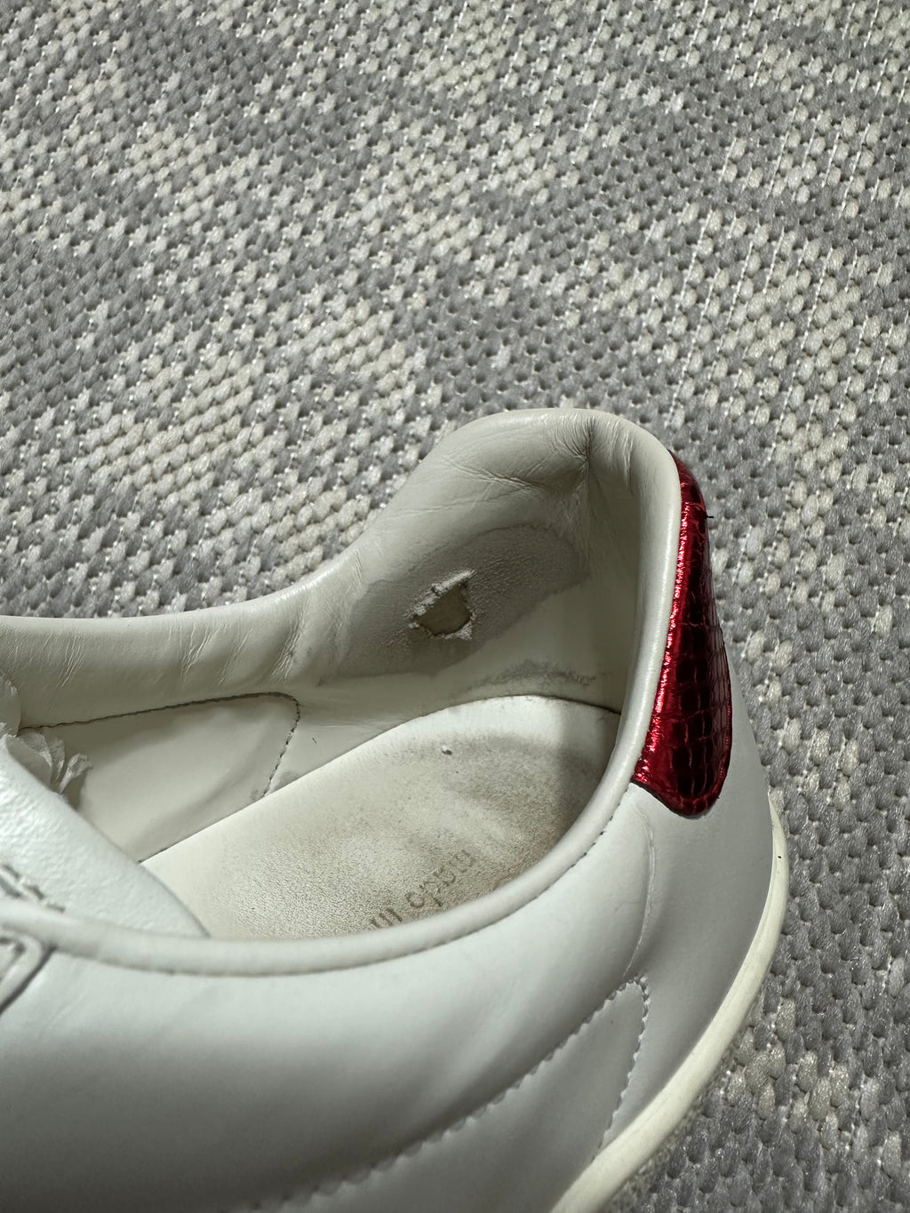 Gucci Ace Bee Embroidered Leather Trainers (UK7)