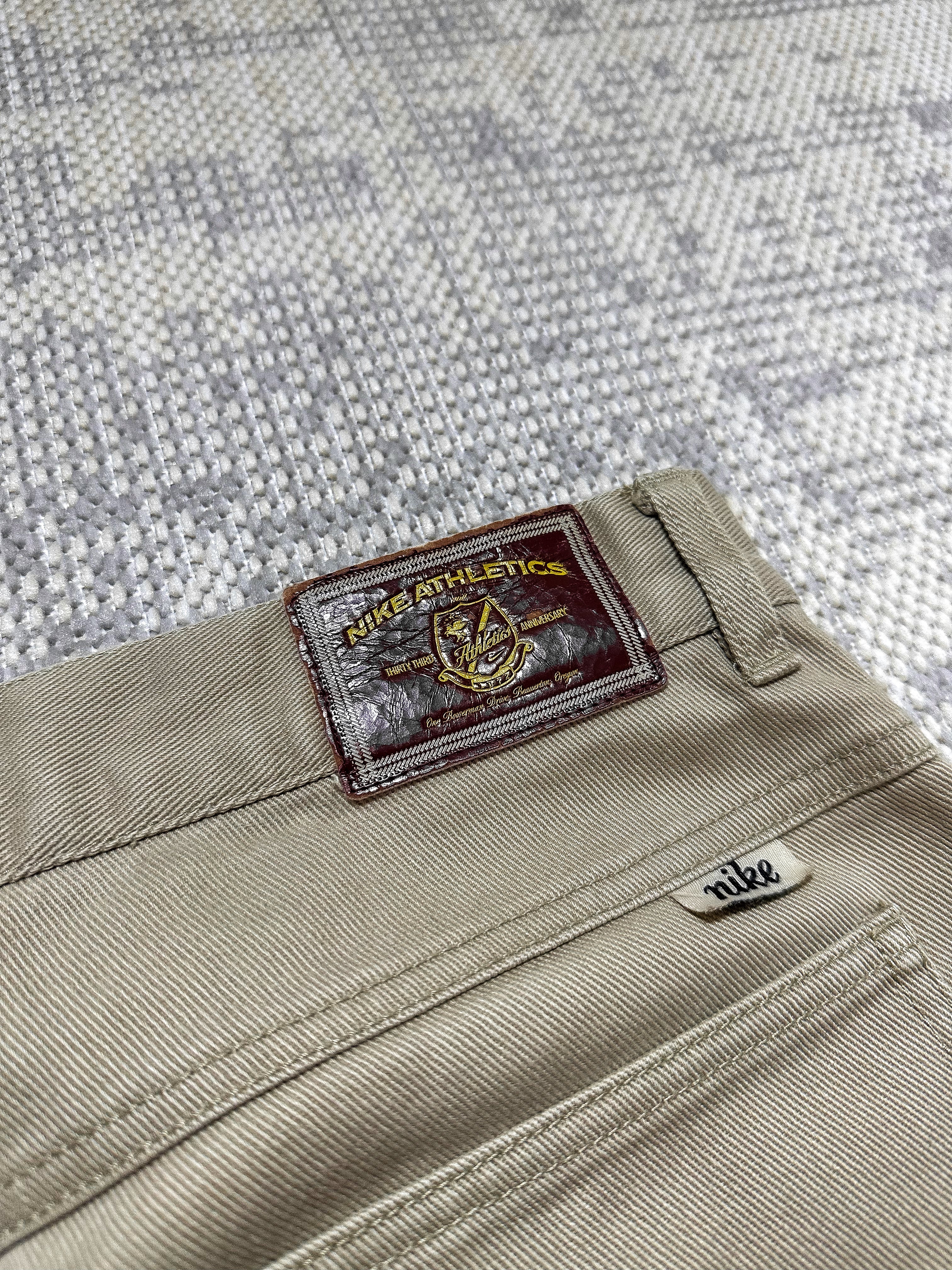 2000s Nike Embroidered Swoosh Trousers (32x27)